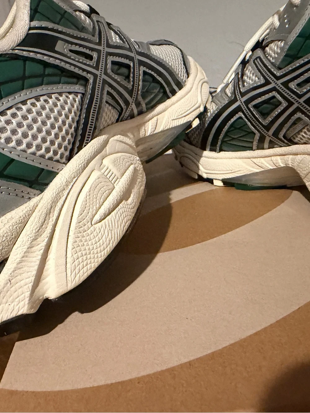 ASICS Gel-Nimbus 10.1 Shoes Cream/Grove Men's Size 9